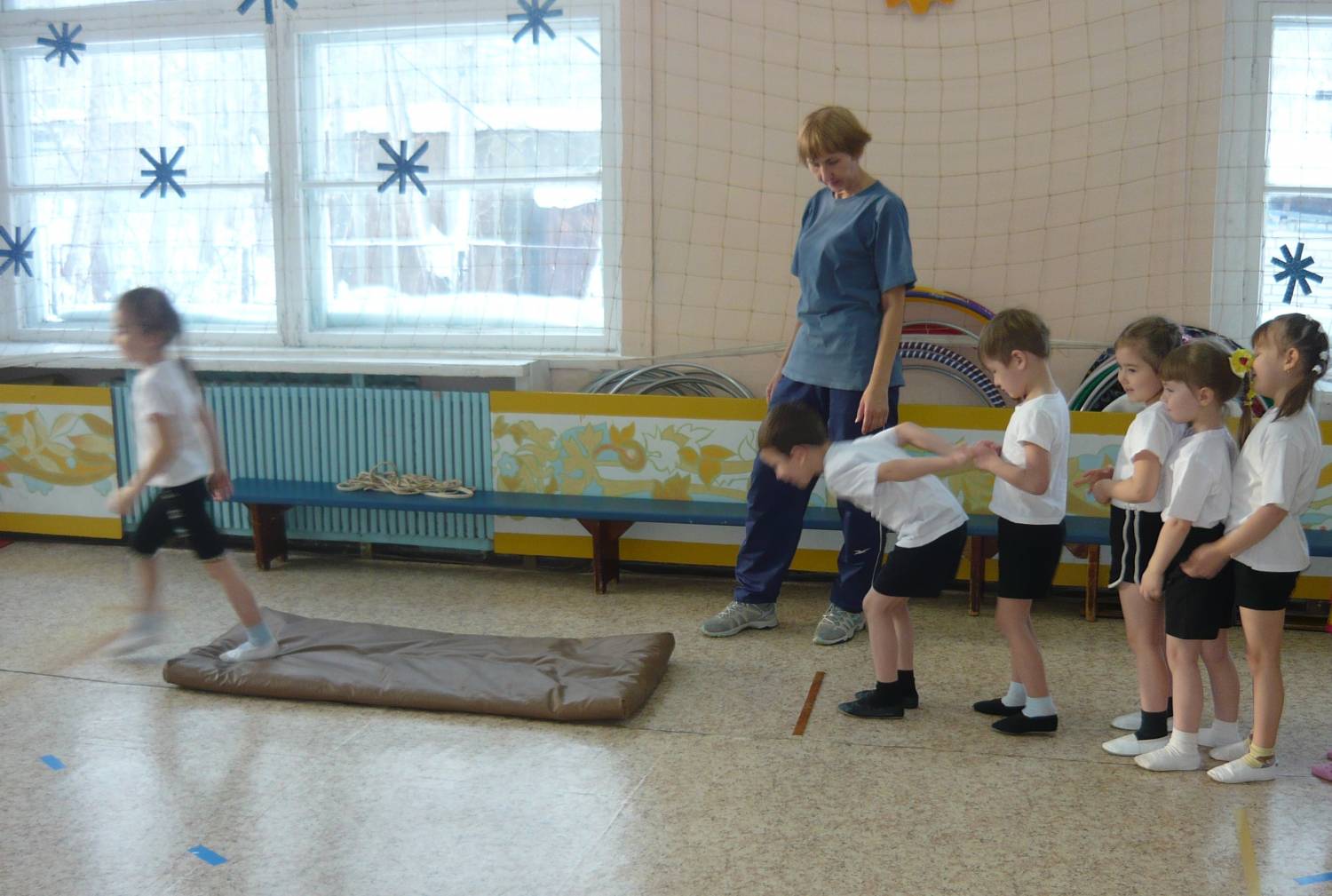 Занятия физкультурой в детском саду